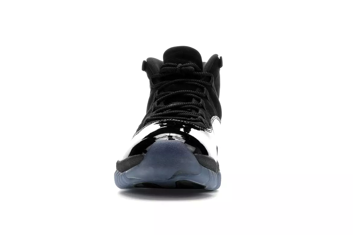 Air Jordan Retro 11 Cap and Gown