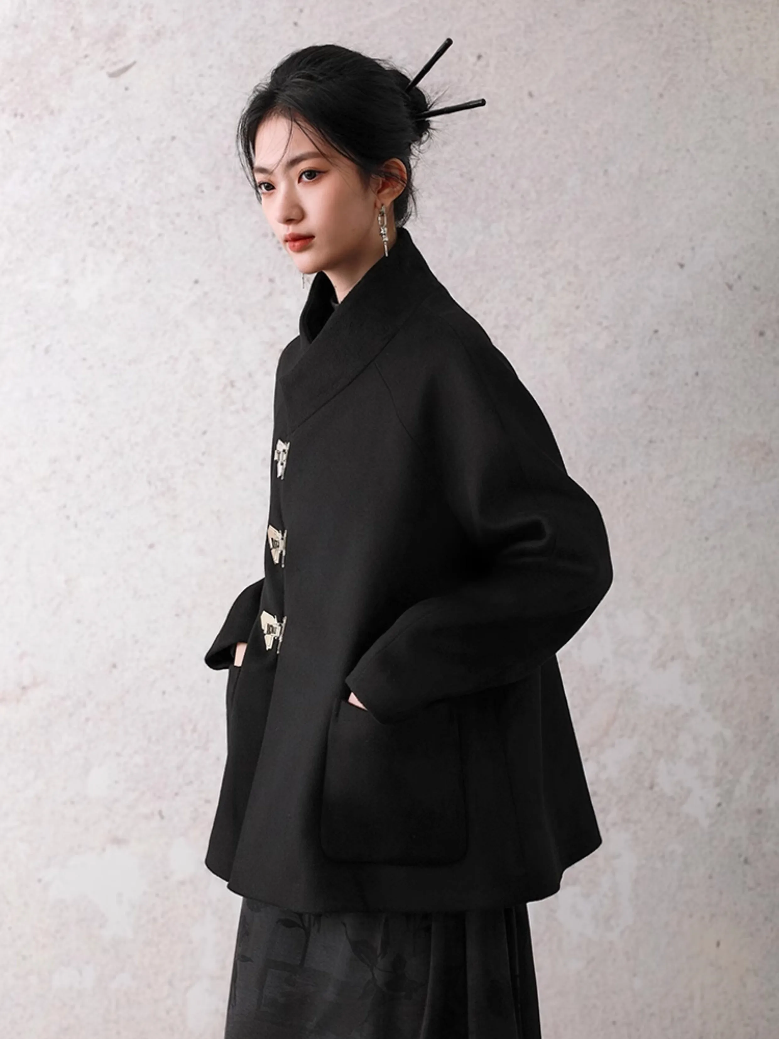 Stand-up Collar Butterfly Button Short Coat